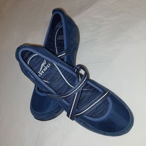 DANSKO  New womans blue Mary Jane's size 7.5
